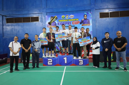 Satpol PP Kampar Raih Juara II dan III pada Turnamen Badminton KORPRI Cup 2026