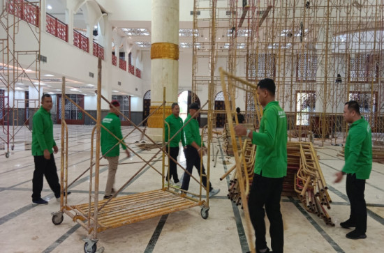 Plt. Kasatpol PP Zulfikar Kerahkan Personil untuk Bersihkan Islamic Center